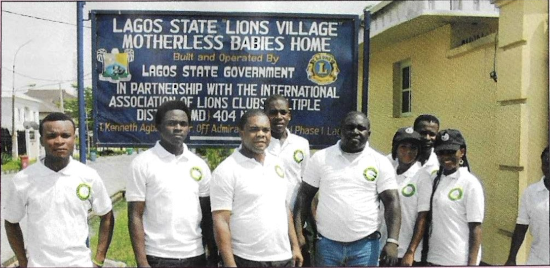 A moment of connection between volunteers and children