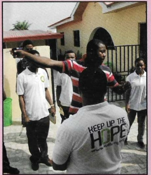 A warm exchange between KUTH volunteers and beneficiaries