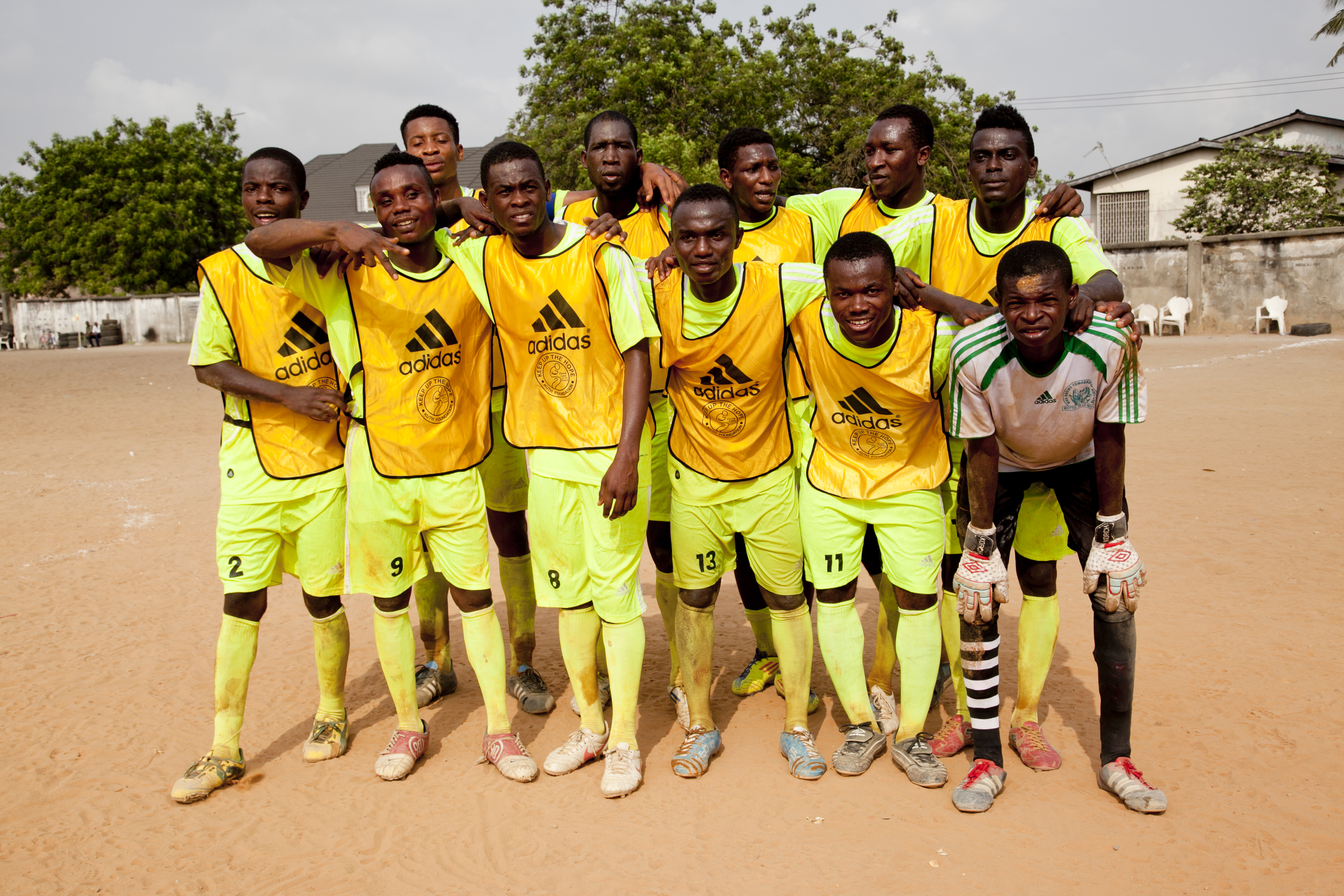 Yellow team full squad with goalkeeper